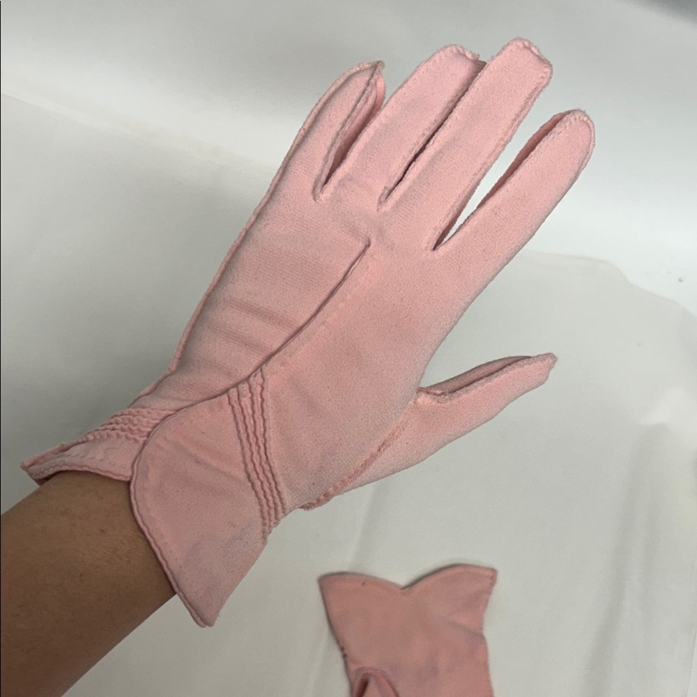 Elegant Pink Women's Gloves women’s size small  pink fabric gloves, vintage